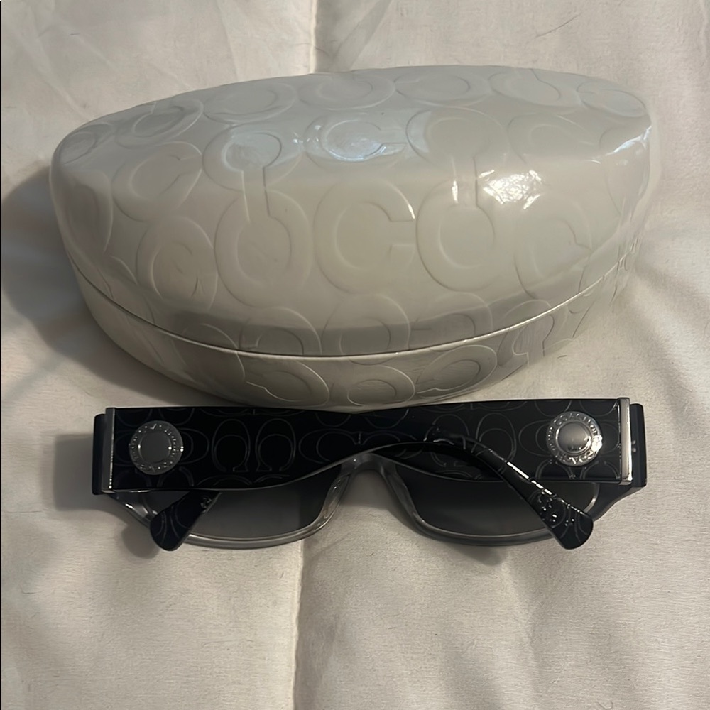 Coach Black Sunglasses with White Case - Picture 2 of 10